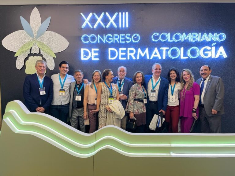 Dermomedic - XXXIII CONGRESO COLOMBIANO DE DERMATOLOGÍA