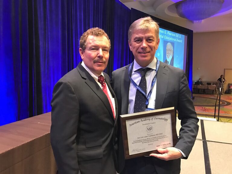 Dermomedic - Distinción de honor de la AAD para el Dr. López Estebaranz