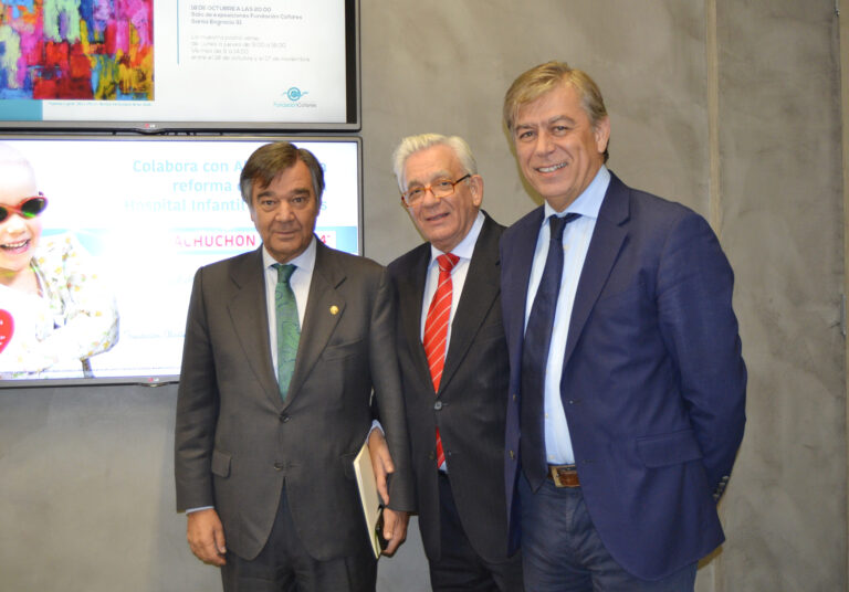Dermomedic - Farmacéuticos y dermatólogos se forman en medicamentos específicos para la piel