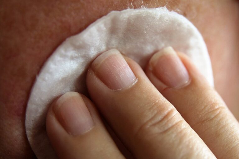 Dermomedic - 7 Consejos para limpiar tu piel tras usar maquillaje