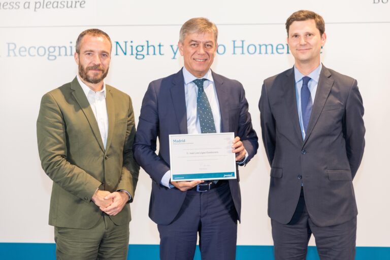 Dermomedic - El Dr. López Estebaranz premiado en la X Edición del “Recognition Night”