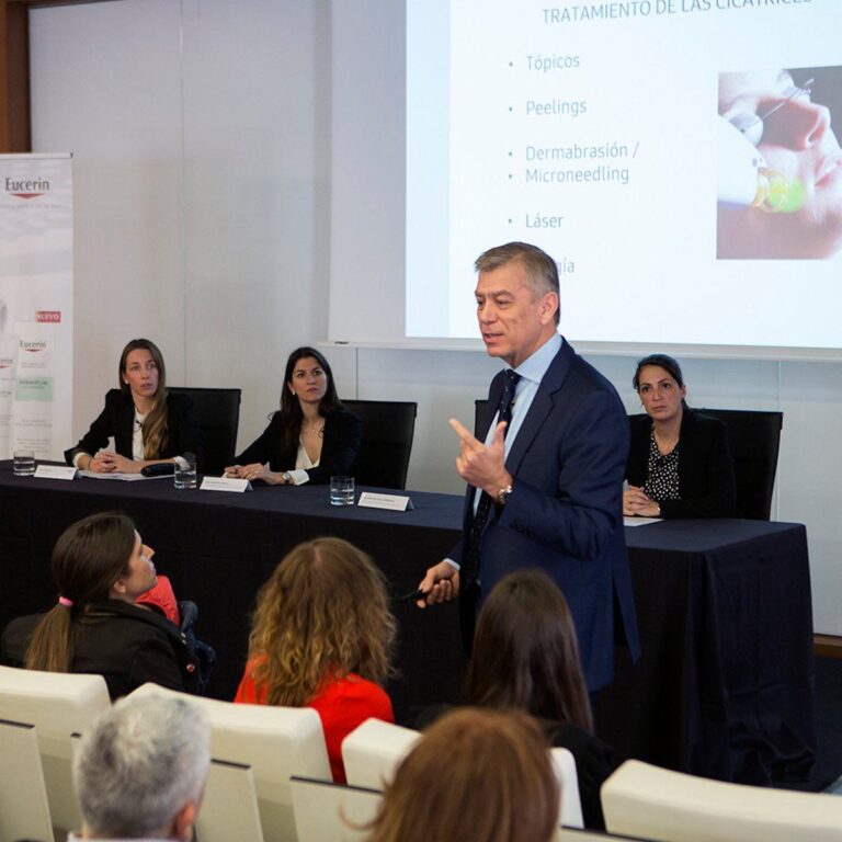 Dermomedic - Conferencia del Dr. Estebaranz sobre nuevos tratamientos y avances en acné
